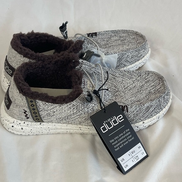 HEY DUDE WENDY SALT AND PEPPER Lightweight Slip-On Women’s Shoe Sz 5 NWT - Picture 4 of 8